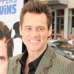 Jim Carrey Gandeng Pacar Baru ke Konser Guns N Roses