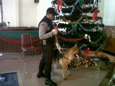 Sterilisasi Gereja Jelang Natal