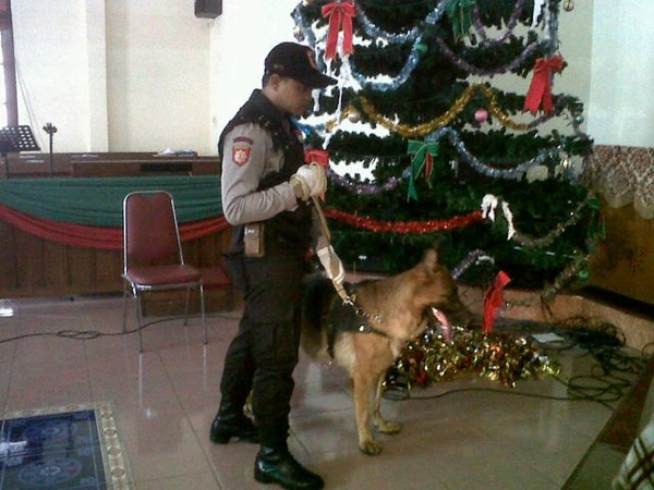 Sterilisasi Gereja Jelang Natal