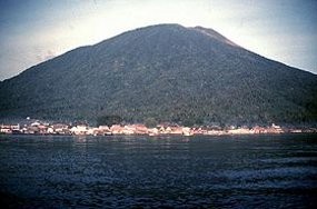 Gunung Gamalama Meletus, Asap Mengarah ke Tenggara & Selatan