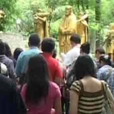 Gereja Puhsarang Ramai Dikunjungi Wisatawan Rayakan Natal