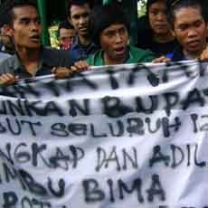 Mahasiswa Bima Desak Bupati Ferry Zulkarnain Turun dari Jabatan