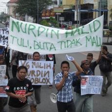 Suporter Bergerak Goyang Nurdin Halid