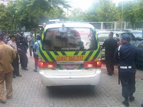 Sakit Kambuh, Nunun akan Diangkut Ambulans