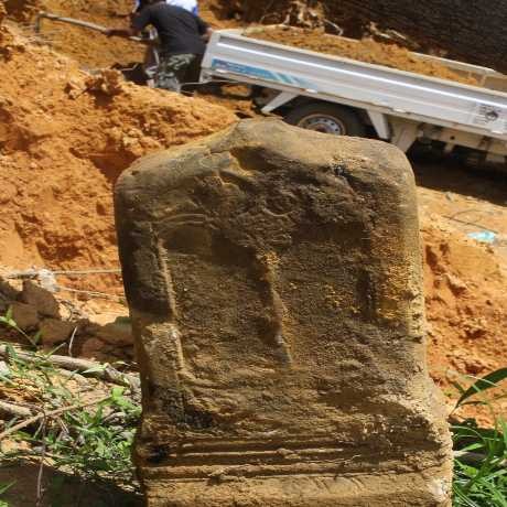 Puluhan Nisan Kuno Telantar di Barus, Sumut