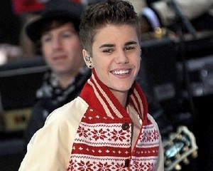 Natal, Justin Bieber Belikan Teman Mobil Mustang