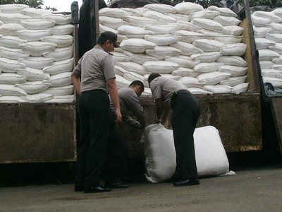 1.000 Ton Pupuk Bersubsidi Ilegal Disita