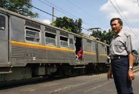 Malam Tahun Baru, KRL Layani Sampai Tengah Malam