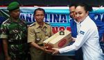 Ditemani Brotoseno, Anggie Tinjau Pengungsi Wonosobo