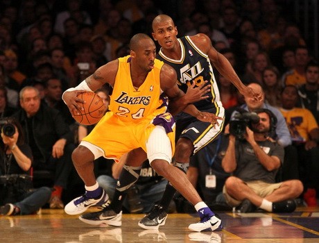 Lakers Petik Kemenangan Perdana