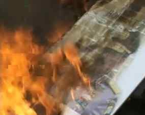 Protes Tragedi Mesuji, Mahasiswa Bakar Foto Kapolri