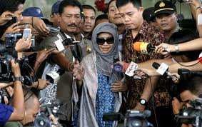 Jelang Tahun Baru, Nunun Jatuh Sakit Lagi