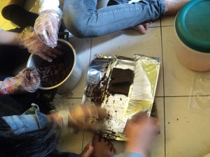 WE LOVE FOOD :D (apalagi gratis)