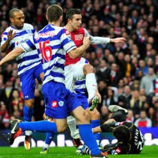 Van Persie Antar Arsenal ke Zona Liga Champions