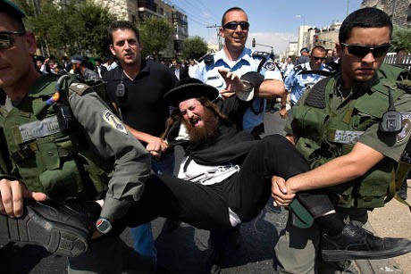  Israel Kecam Kelompok Ultra-Ortodoks Gunakan Atribut Nazi