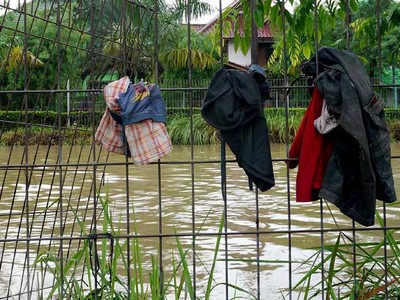 Beginilah Bocah Kalimalang Mengisi Liburan