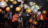 Balon menjadi salah satu pilihan favorit karena tidak mungkin menyulut kembang api disini. (Rachman Haryanto/detikcom).