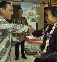 2 Penumpang Bandara Juanda Terakhir dan Pertama Datang Dapat Hadiah