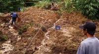Jalur alternatif antar Kecamatan Borobudur dan Kecamatan Salaman juga putus akibat tertimbun longsoran tanah. Parwito/detikcom.