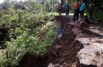 Bukit Menoreh Longsor 5 Rumah Roboh