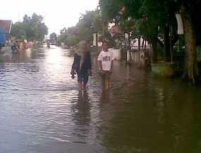 Banjir Dua Desa di Pasuruan Masih Setinggi 50 Cm