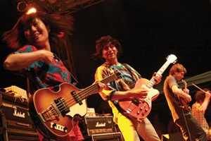 Live Review: Deerhoof
