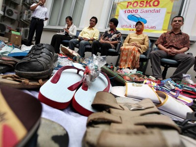 Ribuan Sandal Siap Disumbangkan ke Kapolri