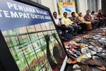 Ribuan Sandal Siap Disumbangkan ke Kapolri
