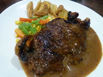  Mak  Nyuss Australian Tenderloin Steak a la Kaki Lima 