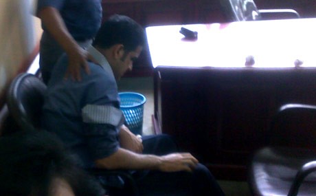  Muntah-muntah, Nazaruddin Dipijat & Diperiksa Dokter