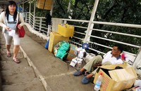 Jembatan penyeberangan orang juga masih rawan kejahatan seperti merajalelanya para copet. Rengga Sancaya/detikcom.