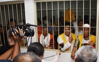 Dalam sidang ini, permohonan penangguhan penahanan Amar ditolak hakim. Alhasil, Amar harus kembali menghuni Rutan Cipinang. Hasan Alhabshy/detikcom.