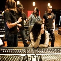 Promotor Rogoh Kocek Rp 4 Miliar Untuk Evanescence