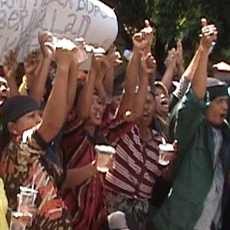 Pedagang Asongan Unjuk Rasa Tuntut Bisa Jualan di Kereta
