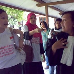 Pendukung Fransisca Gelar Aksi Teaterikal Sindir Jaksa