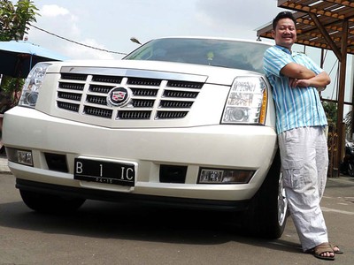 Ki Kusumo Hobi Koleksi Mobil Mewah