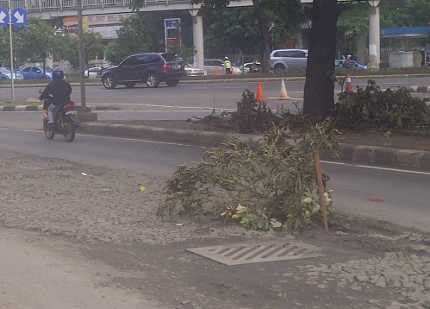 Aspal di Jl Sudirman Tak Rata, Sudin PU Salahkan Hujan 