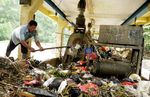 Sampah Musim Hujan Percepat Banjir