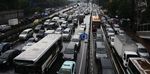 Jalan S Suparman Mengular Panjang