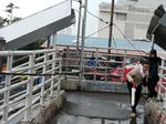 Tertiup Angin, Kanopi JPO Rontok