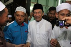 Anwar Ibrahim Divonis Atas Sodomi, 100 Ribu Orang Diizinkan Demo