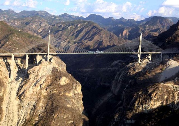 Jembatan Tertinggi di Dunia Diresmikan