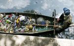 Sukri, Bergantung Hidup dari Sampah Plastik