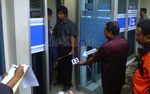 Reka Ulang Perampokan Mobil Pengisi ATM