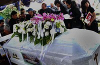 Dr Andrias Karel dimakamkan di Blade Blok AA2 No 35 TPU Tanah Kusir, Jakarta. Rengga Sancaya/detikcom.
