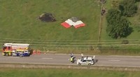 Bangkai balon udara tersebut tampak tergeletak. Sementara para korban telah dievakuasi. Reuters/TV3 New Zealand via REUTERS TV.