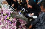 Pilot Pesawat TNI Naas Dimakamkan