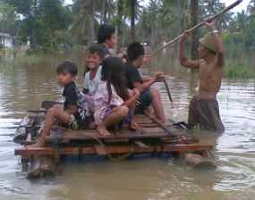 Ratusan Rumah 3 Kecamatan di Jember Terendam Banjir Hingga 2 Meter