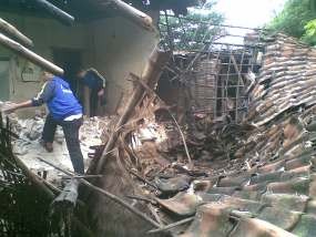 Banjir Bandang Sapu 6 Desa di Nganjuk, 8 Rumah Roboh