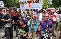 Sebanyak 35 ribu jiwa warga Tanah Merah menuntut pemerintah untuk dapat memberikan jaminan perlindungan dan pengakuan hak status kewarganegaraan. Rengga Sancaya/detikcom
